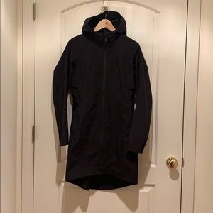 Lululemon Rain Rebel Parka in Black, size 6